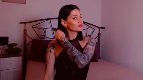 I V Y   online show from January 2026 08:54:02 PM