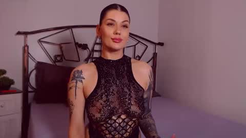 I V Y   online show from May 2026 08:49:02 PM