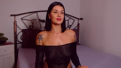 I V Y   online show from July 2026 09:06:02 PM