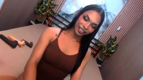 yvonnellvs online show from February 2026 09:25:02 PM