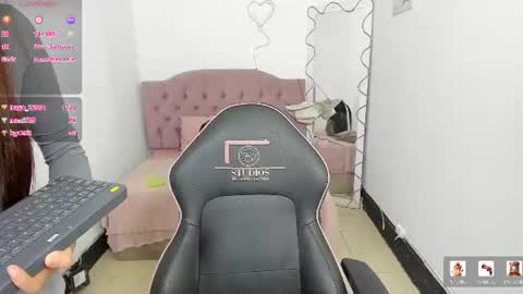 zaafira_tay online show from July 2026 06:20:01 PM