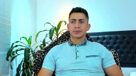 zachpri20 online show from September 2025 08:37:01 AM