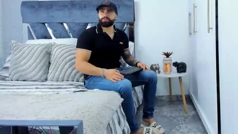 Snapshot of zack_froone chatting on November 2025 01:01:01 PM Richard online show from November 2025 01:01:01 PM
