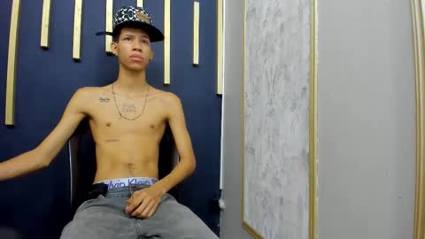 Snapshot of zack_horny19 chatting on September 2025 12:05:01 PM Zack online show from September 2025 12:05:01 PM