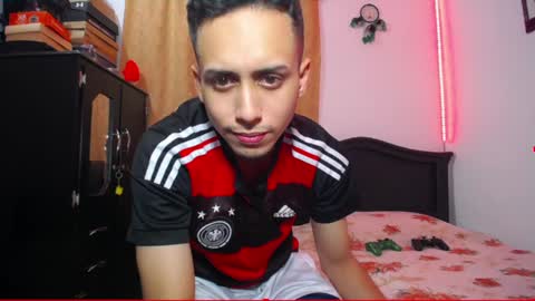 zackdriussyx online show from February 2025 09:55:01 PM