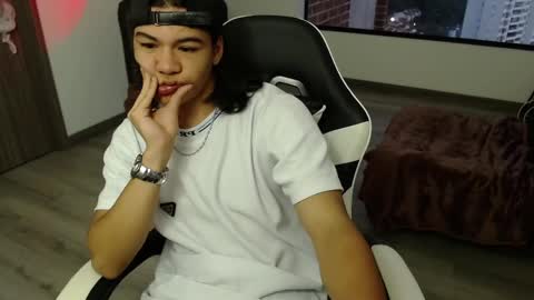 Snapshot of zackss_player chatting on October 2025 10:51:02 PM zackss_player online show from October 2025 10:51:02 PM