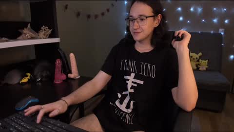 Snapshot of zackstivensen chatting on January 2025 10:26:01 PM Zachary next stream on monday online show from January 2025 10:26:01 PM