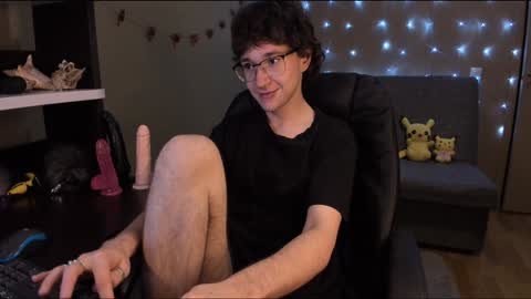 Snapshot of zackstivensen chatting on January 2025 11:39:02 PM Zachary next stream on monday online show from January 2025 11:39:02 PM