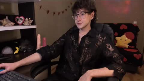 Snapshot of zackstivensen chatting on February 2025 11:31:01 PM Zachary next stream on monday online show from February 2025 11:31:01 PM