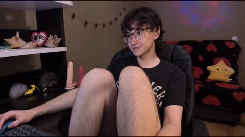 Snapshot of zackstivensen chatting on February 2025 11:43:01 PM Zachary next stream on monday online show from February 2025 11:43:01 PM