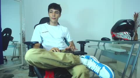 Snapshot of zacktk7 chatting on January 2025 09:00:02 PM zack online show from January 2025 09:00:02 PM