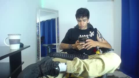 Snapshot of zacktk7 chatting on January 2025 08:43:02 PM zack online show from January 2025 08:43:02 PM