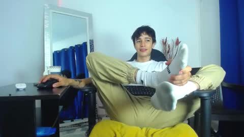 Snapshot of zacktk7 chatting on February 2025 08:35:02 PM zack online show from February 2025 08:35:02 PM