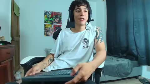 Snapshot of zacktk7 chatting on February 2025 07:23:02 AM zack online show from February 2025 07:23:02 AM