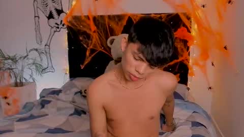 zacktorres_ online show from October 2025 12:35:02 AM