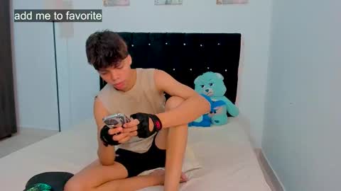 zacktorres_ online show from November 2025 11:07:02 PM