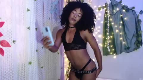 zafiro_azu online show from July 2026 08:00:01 PM