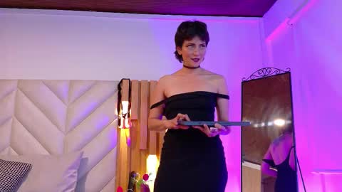 Karina  online show from September 2025 07:57:01 PM