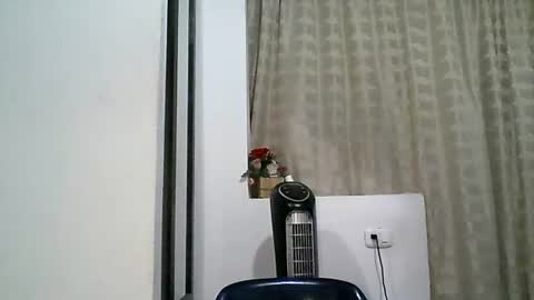 Snapshot of zafiro_rubi chatting on June 2026 02:10:01 PM Zafiro online show from June 2026 02:10:01 PM