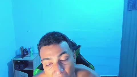 BiG Zafiro online show from December 2025 11:08:01 AM