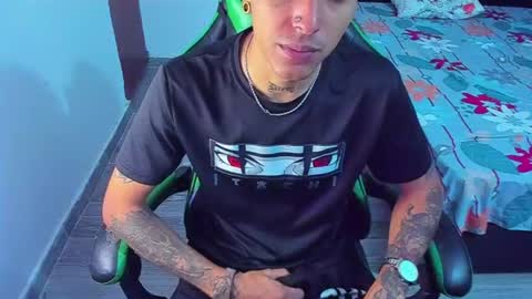 BiG Zafiro online show from June 2026 03:32:02 PM