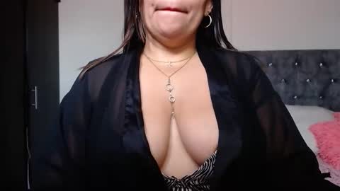 Zahi ... wants to play with everyone...yessss online show from October 2025 03:43:01 PM