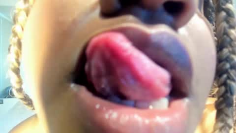 Snapshot of zahra_rose chatting on September 2025 08:53:02 PM zahra_rose online show from September 2025 08:53:02 PM