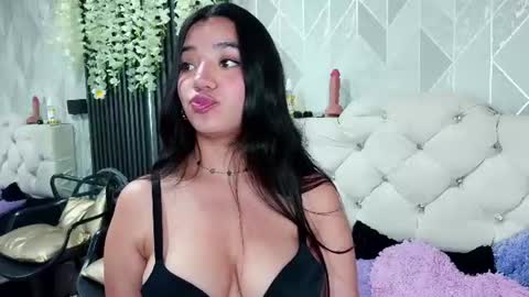 Zaira Bonny online show from July 2026 05:52:01 PM