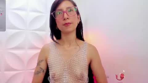 Snapshot of zaira_sweet4 chatting on April 2026 03:53:01 PM zaira_sweet4 online show from April 2026 03:53:01 PM