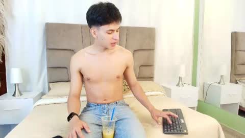 Samuel online show from July 2026 08:01:02 PM