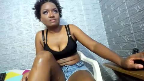 Snapshot of zamara__ chatting on November 2025 02:10:02 AM Zamara online show from November 2025 02:10:02 AM