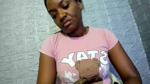 Snapshot of zamara__ chatting on December 2025 12:48:02 AM Zamara online show from December 2025 12:48:02 AM