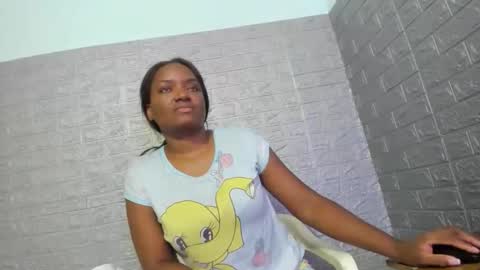 Snapshot of zamara__ chatting on December 2025 02:07:02 AM Zamara online show from December 2025 02:07:02 AM