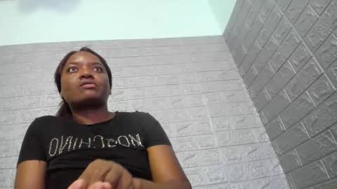 Snapshot of zamara__ chatting on April 2026 02:22:02 AM Zamara online show from April 2026 02:22:02 AM