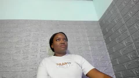 Snapshot of zamara__ chatting on April 2026 02:50:01 AM Zamara online show from April 2026 02:50:01 AM