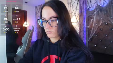   online show from October 2025 06:40:01 PM