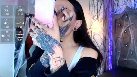   online show from October 2025 06:52:02 PM