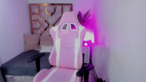 Snapshot of zamira_taylor chatting on February 2025 10:42:02 PM zamira_taylor online show from February 2025 10:42:02 PM