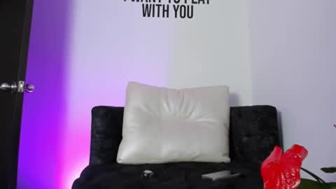 Snapshot of zamira_taylor chatting on February 2025 01:59:02 AM zamira_taylor online show from February 2025 01:59:02 AM