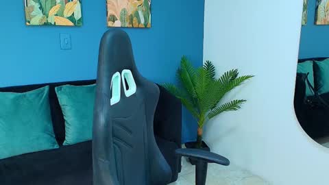 Snapshot of zamira_taylor chatting on September 2025 04:25:01 AM zamira_taylor online show from September 2025 04:25:01 AM