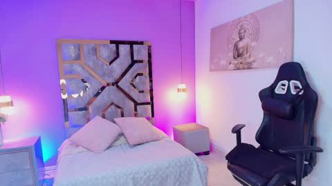 Snapshot of zamira_taylor chatting on October 2025 03:02:02 AM zamira_taylor online show from October 2025 03:02:02 AM