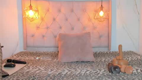 ZAMIRA online show from July 2026 02:12:02 PM