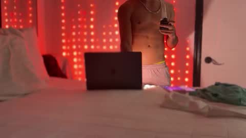 Snapshot of zamoraedii1994 chatting on December 2025 10:28:02 PM Edii online show from December 2025 10:28:02 PM