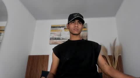 Snapshot of zander_2120 chatting on April 2026 01:37:01 PM Zander online show from April 2026 01:37:01 PM