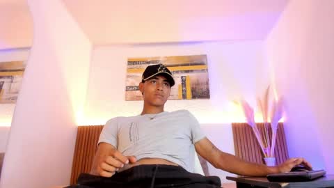 Snapshot of zander_2120 chatting on May 2026 01:27:01 PM Zander online show from May 2026 01:27:01 PM