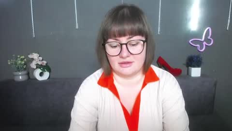 zannadreil online show from April 2026 06:25:01 PM