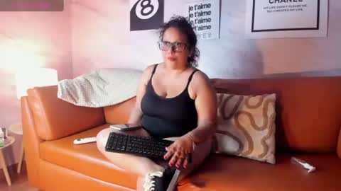 Snapshot of zara_holly_ chatting on June 2026 06:43:01 PM Zara online show from June 2026 06:43:01 PM