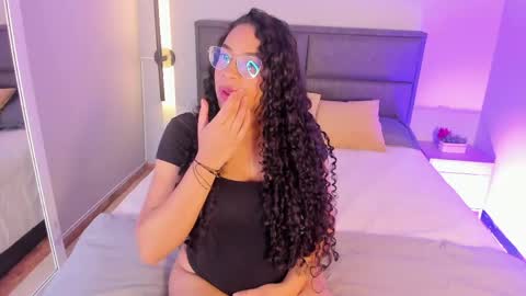 Snapshot of zara_rose__ chatting on May 2026 12:32:01 PM Zara Rose online show from May 2026 12:32:01 PM
