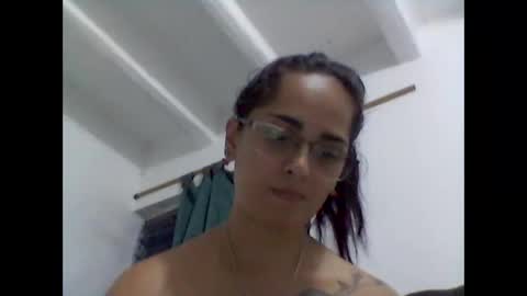Snapshot of zaraa_lopez chatting on November 2025 10:40:01 PM zaraa_lopez online show from November 2025 10:40:01 PM