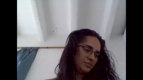 Snapshot of zaraa_lopez chatting on November 2025 12:45:02 PM zaraa_lopez online show from November 2025 12:45:02 PM